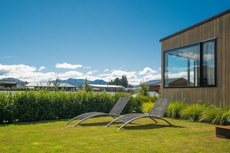 Photo of property in 38 Stackbrae Avenue, Wanaka, 9305