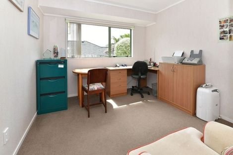 Photo of property in 4b Greta Place, Stanmore Bay, Whangaparaoa, 0932