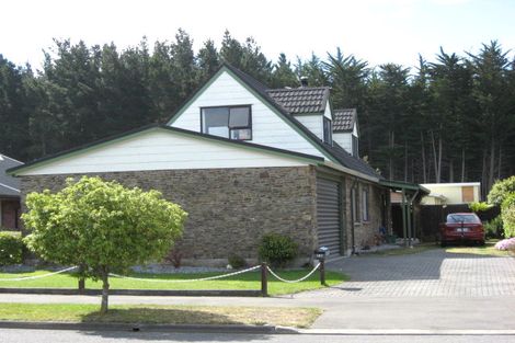 Photo of property in 145 Royal Park Drive, Parklands, Christchurch, 8083