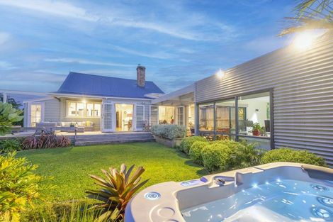 Photo of property in 100 Old Mill Road, Westmere, Auckland, 1022