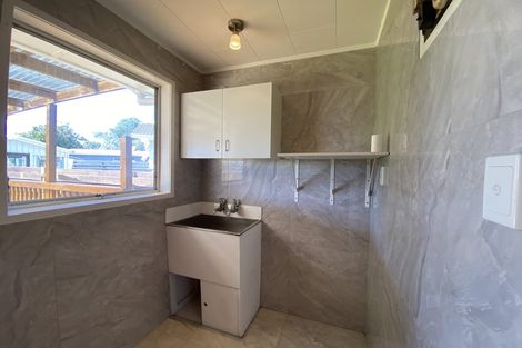 Photo of property in 6 Carbery Place, Manurewa, Auckland, 2102