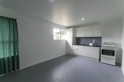 Photo of property in 6 Kilcar Place, Massey, Auckland, 0614