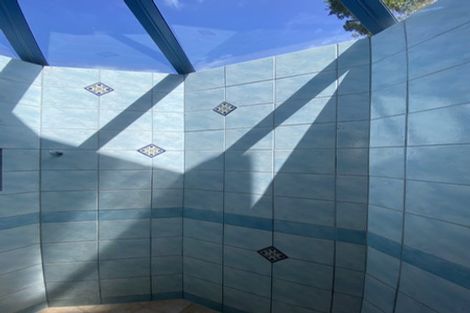 Photo of property in 9 Laingrange Place, Laingholm, Auckland, 0604