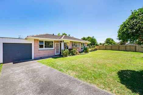Photo of property in 2 Leybourne Avenue, Waikanae, 5036