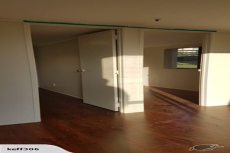 Photo of property in 14 Frobisher Way, Clendon Park, Auckland, 2103