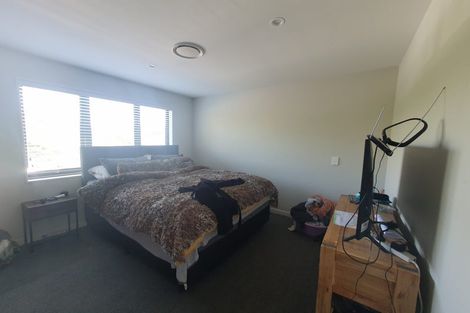 Photo of property in 1 Mataki Way, Glen Eden, Auckland, 0602