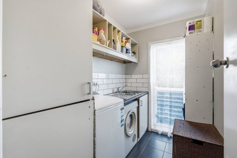 Photo of property in 17 Mortlake Street, Islington, Christchurch, 8042