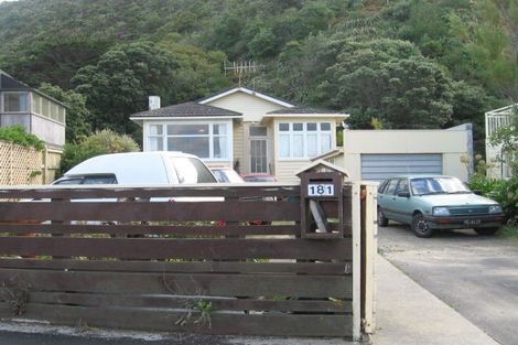 Photo of property in 181 Breaker Bay Road, Breaker Bay, Wellington, 6022