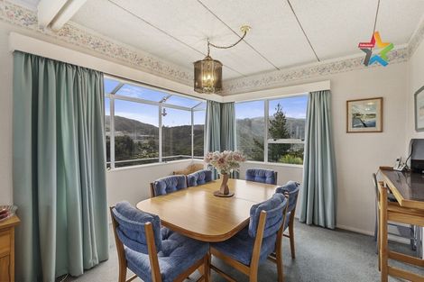 Photo of property in 33 Kingsley Street, Stokes Valley, Lower Hutt, 5019