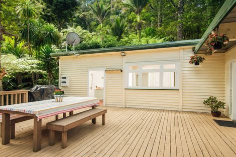 Photo of property in 103 Laingholm Drive, Laingholm, Auckland, 0604