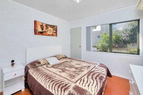 Photo of property in 33 Rangeview Road, Sunnyvale, Auckland, 0612