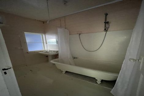 Photo of property in 15 Queens Parade, Devonport, Auckland, 0624