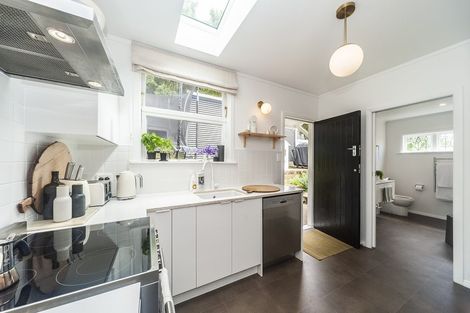 Photo of property in 29 Patanga Crescent, Thorndon, Wellington, 6011