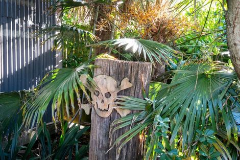 Photo of property in 28 Cedar Road, Te Awanga, 4102