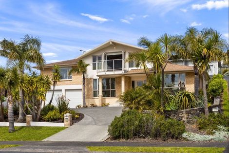 Photo of property in 52 Grovenor Drive, Orewa, 0931