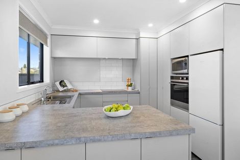 Photo of property in 7 Nukuroa Close, Waitara, 4320
