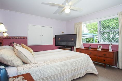 Photo of property in 10 Crompton Road, Massey, Auckland, 0614