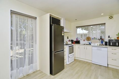 Photo of property in 2/122a Hay Street, Bromley, Christchurch, 8062