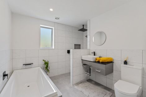 Photo of property in 32 Paterson Road, Mosgiel, 9092