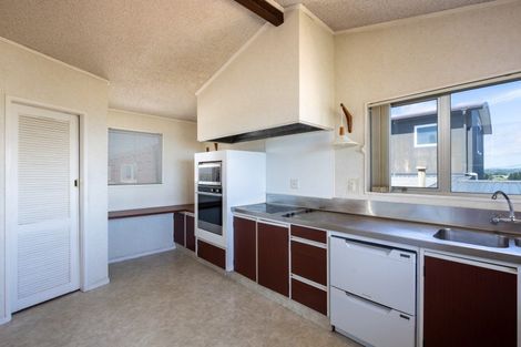 Photo of property in 14 Scott Street, Moturoa, New Plymouth, 4310