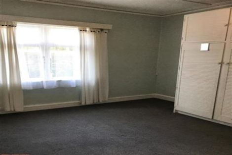 Photo of property in 15 Calvert Road, Moturoa, New Plymouth, 4310