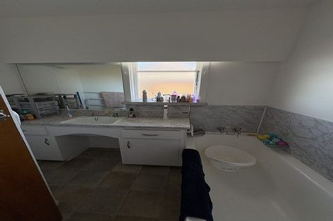 Photo of property in 42 Greendale Avenue, Avonhead, Christchurch, 8042
