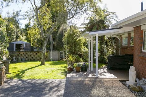 Photo of property in 2/13 Scenic Heights, Acacia Bay, Taupo, 3330