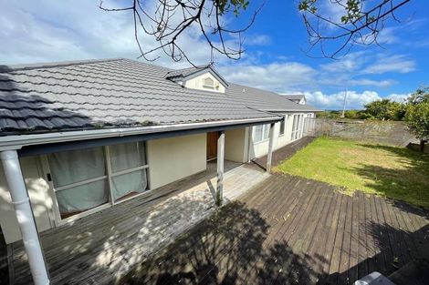 Photo of property in 1 Graham Collins Drive, Windsor Park, Auckland, 0632
