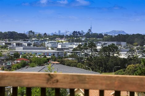 Photo of property in 726b East Coast Road, Pinehill, Auckland, 0632