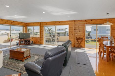 Photo of property in 102 Corokia Place, Matarangi, Whitianga, 3592