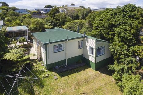 Photo of property in 27 Monowai Road, Johnsonville, Wellington, 6037
