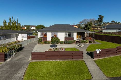 Photo of property in 56 Rosewarne Crescent, Glendene, Auckland, 0602
