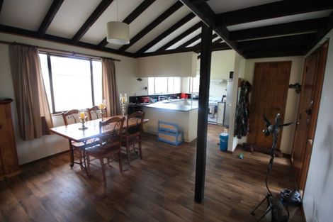 Photo of property in 6 Adams Place, Kelvin Grove, Palmerston North, 4414