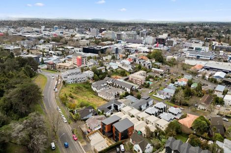 Photo of property in 1/12 Ruakiwi Road, Hamilton Lake, Hamilton, 3204