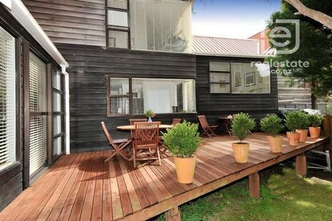 Photo of property in 2/30 Uppingham Crescent, Hillcrest, Auckland, 0627