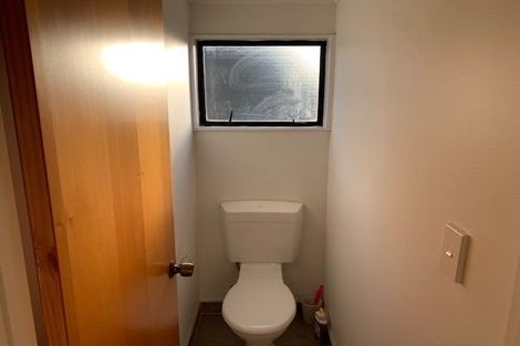 Photo of property in 19 Jumento Place, Unsworth Heights, Auckland, 0632