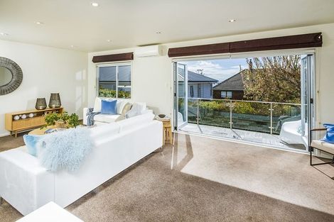 Photo of property in 1/27 Park Rise, Campbells Bay, Auckland, 0630
