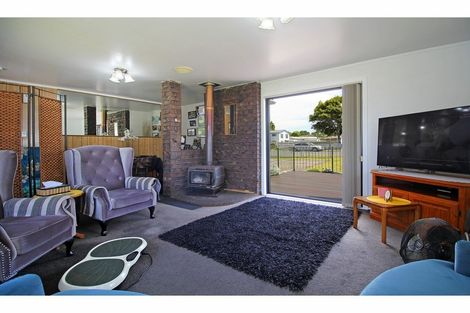 Photo of property in 130 Mahia Road, Wattle Downs, Auckland, 2103