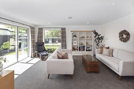 Photo of property in 28 Holiday Drive, Mairehau, Christchurch, 8052