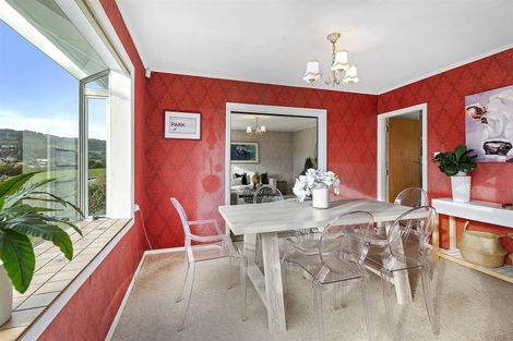 Photo of property in 14 Lane Crescent, Tawa, Wellington, 5028