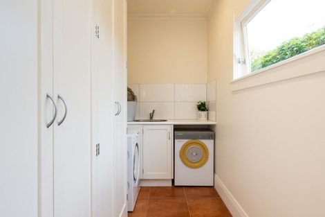 Photo of property in 30 Tauroa Road, Havelock North, 4130