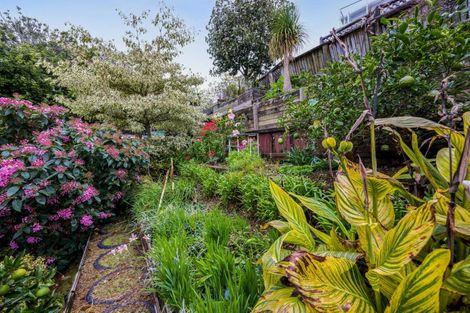 Photo of property in 17 Nevada Drive, Merrilands, New Plymouth, 4312