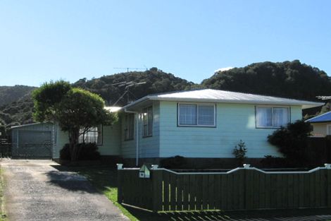 Photo of property in 11 Rakaia Grove, Wainuiomata, Lower Hutt, 5014