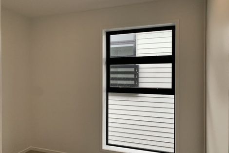 Photo of property in 24 Rauemi Way, Te Atatu South, Auckland, 0610