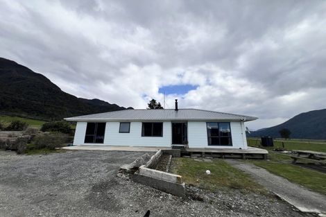 Photo of property in 1566 Lake Brunner Road, Inchbonnie, Kumara, 7875
