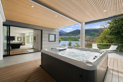 Photo of property in 3 Lewis Road, Kelvin Heights, Queenstown, 9300