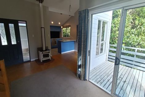 Photo of property in 13a Kingsbridge Place, Newlands, Wellington, 6037