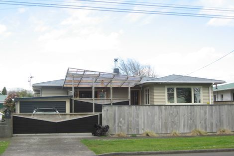 Photo of property in 8 Woodleigh Street, Frankleigh Park, New Plymouth, 4310
