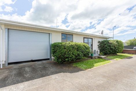 Photo of property in 28 Miller Street, Dannevirke, 4930