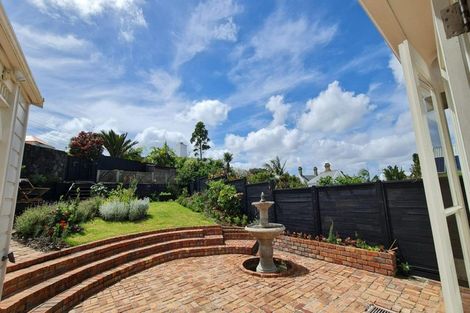 Photo of property in 8 Cheltenham Road, Devonport, Auckland, 0624